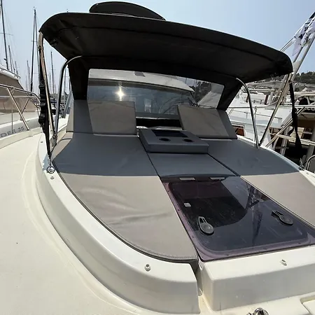 Πλωτό κατάλυμα Bateau A Quai